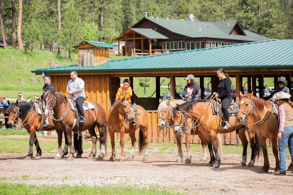 Horseback Riding & Wagon Dinner Show near Mt. Rushmore