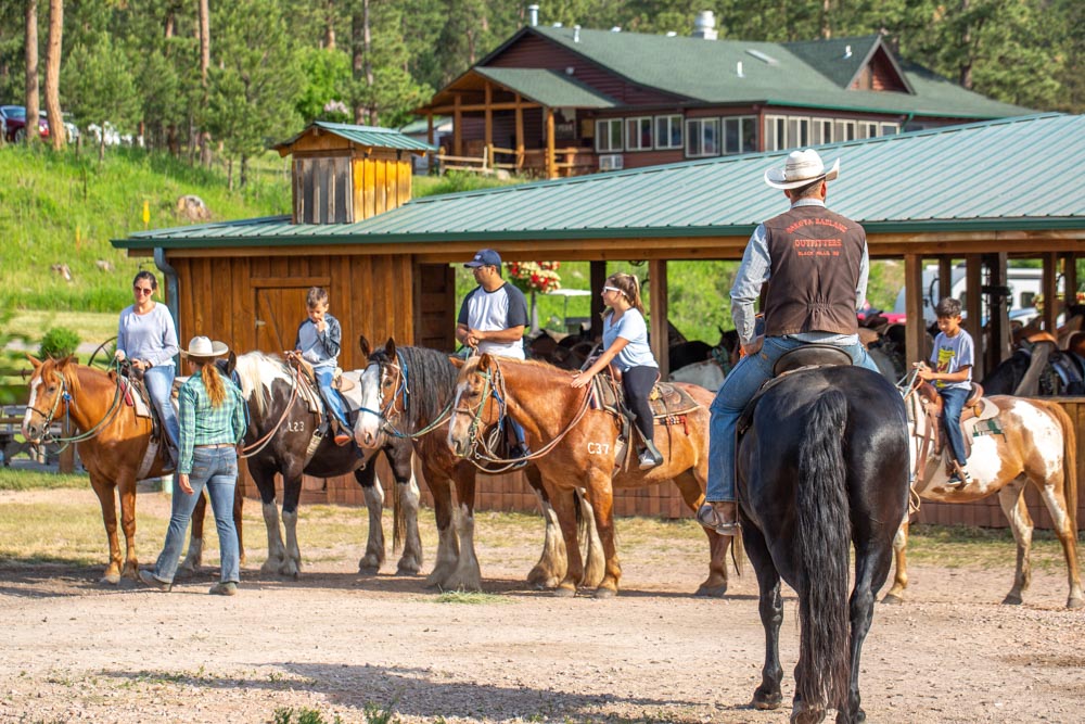 Horseback Riding & Wagon Dinner Show near Mt. Rushmore | Saddle Up!